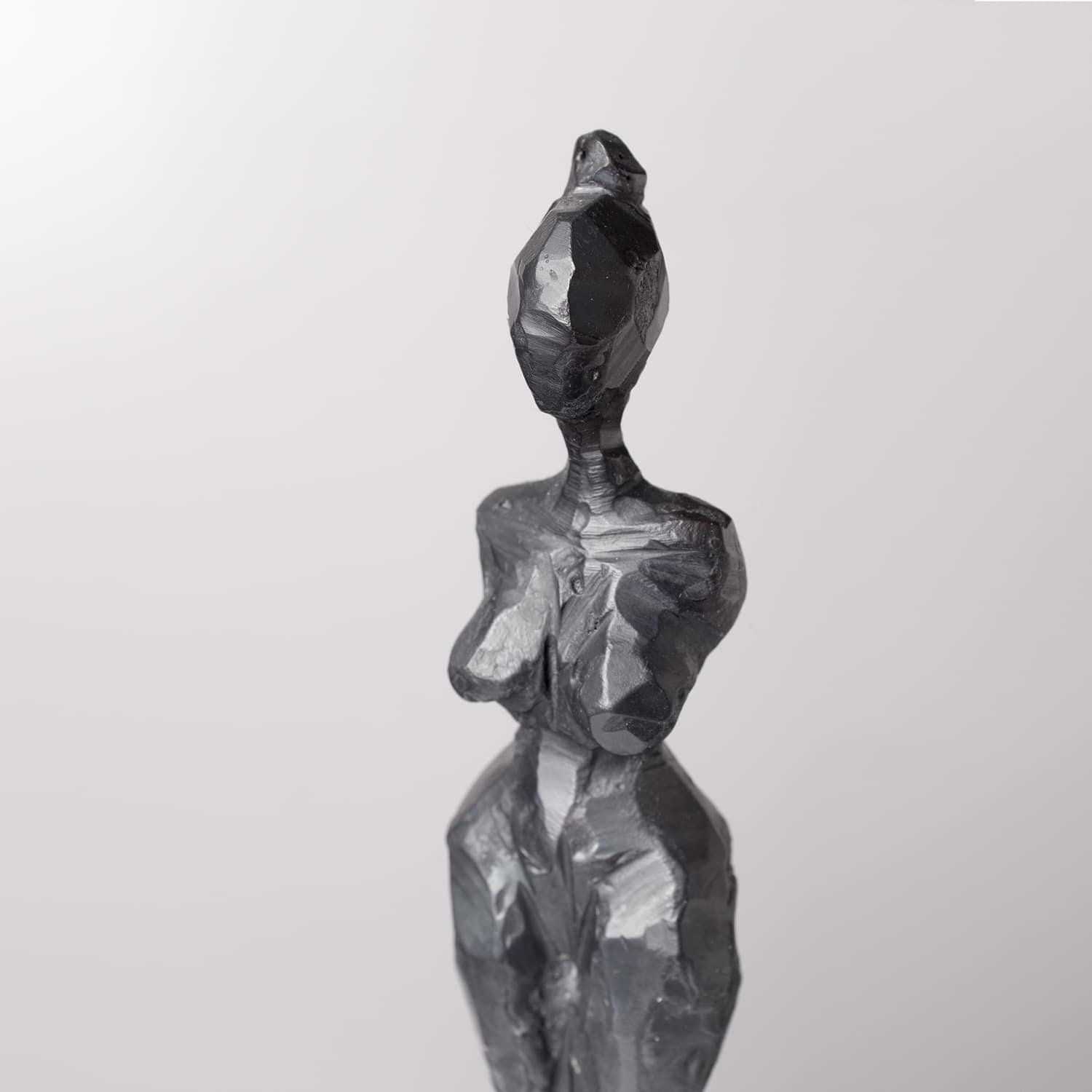 Skulpturen-Sculptures-Schweiz-Suisse-Switzerland-David-Werthmueller/ Mya Eisenplastik / weibliche Figur