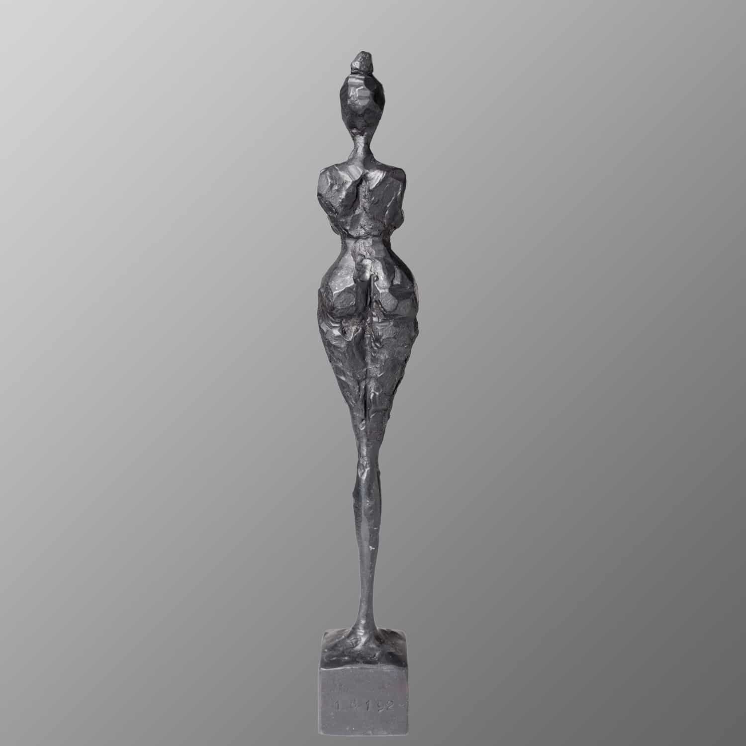 Skulpturen-Sculptures-Schweiz-Suisse-Switzerland-David-Werthmueller/ Mya Eisenplastik / weibliche Figur
